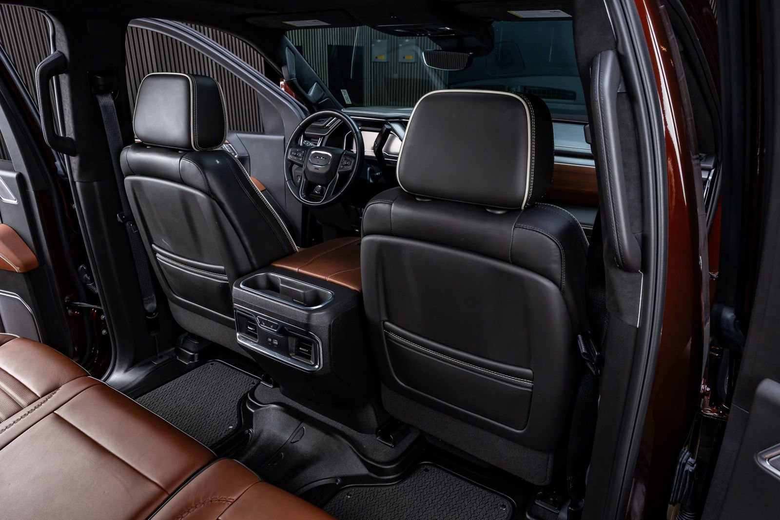 Used 2024 GMC Sierra 2500 Denali Ultimate w/ Max Trailering Package AWD/4WD image 32