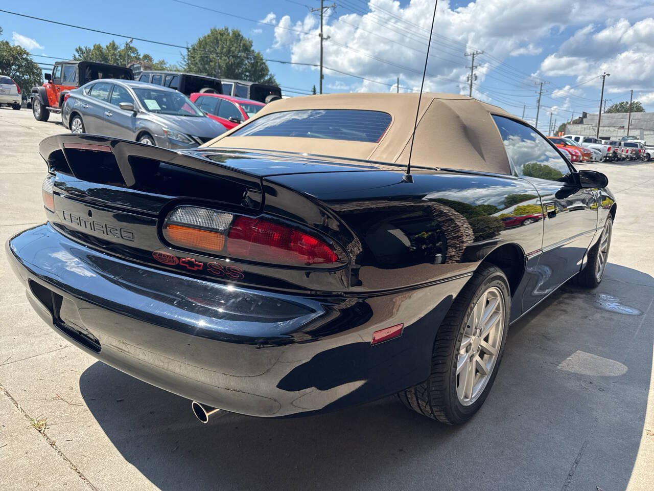 Used 2002 Chevrolet Camaro Z28 w/ SS Performance/Appearance Pkg RWD image 7