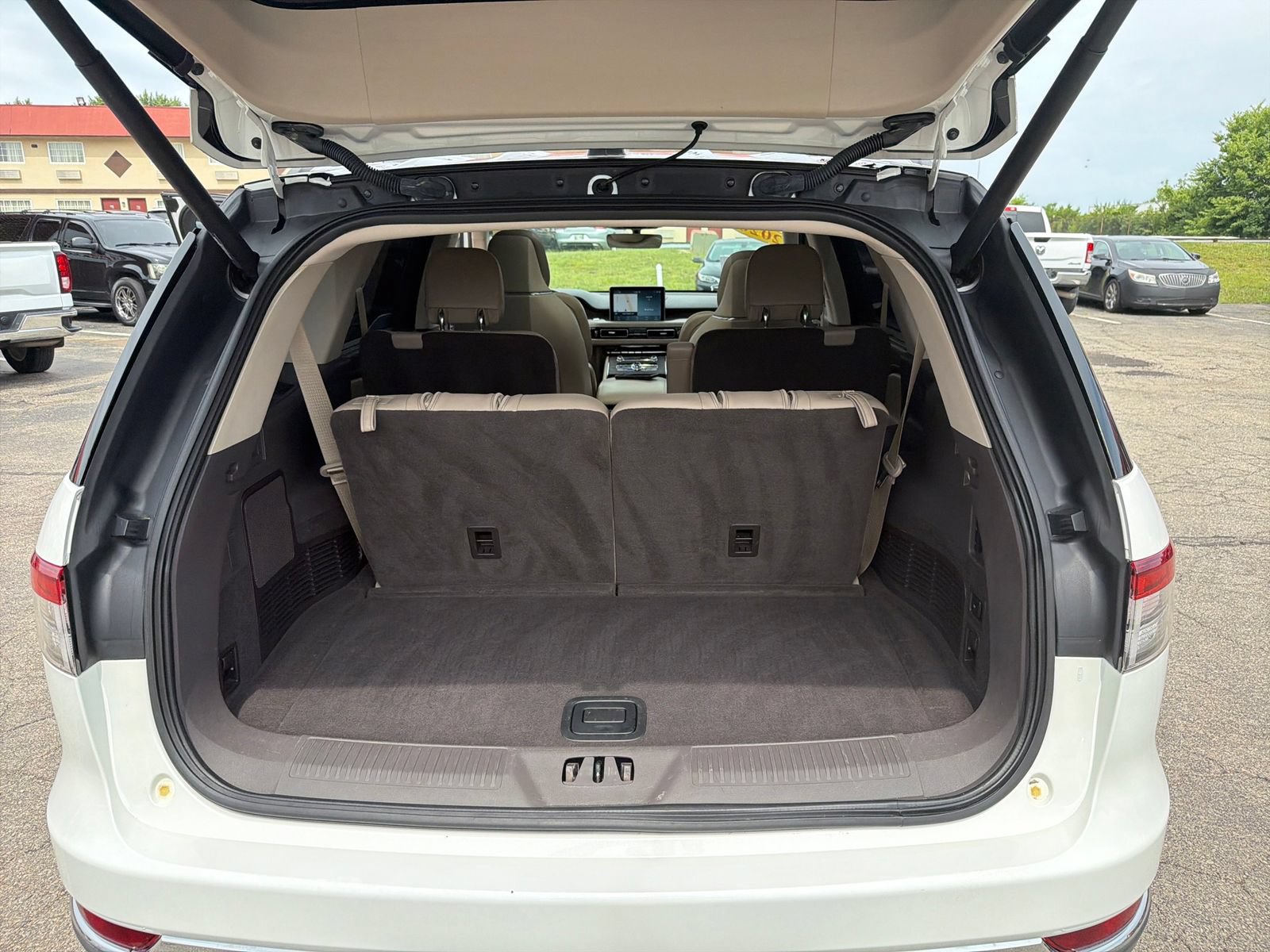 Used 2020 Lincoln Aviator Reserve w/ Equipment Group 202A AWD/4WD image 27