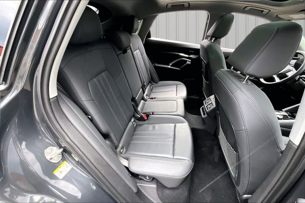 Used 2025 Audi Q5 Premium Plus w/ Premium Plus image 25