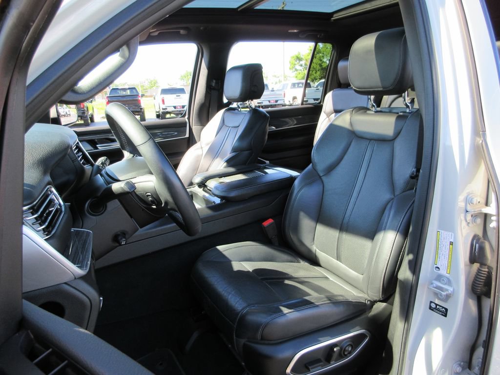 Used 2022 Jeep Wagoneer Series II w/ Premium Group I AWD/4WD image 20
