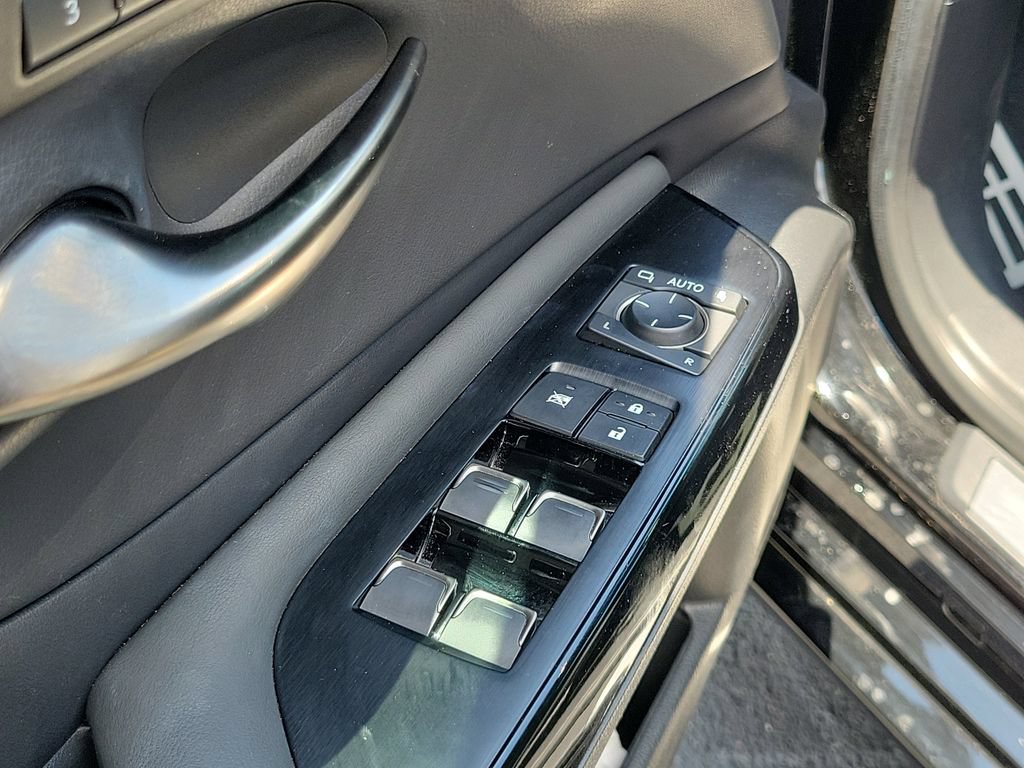 Used 2022 Lexus ES 350 F Sport w/ Accessory Package 2 FWD image 18