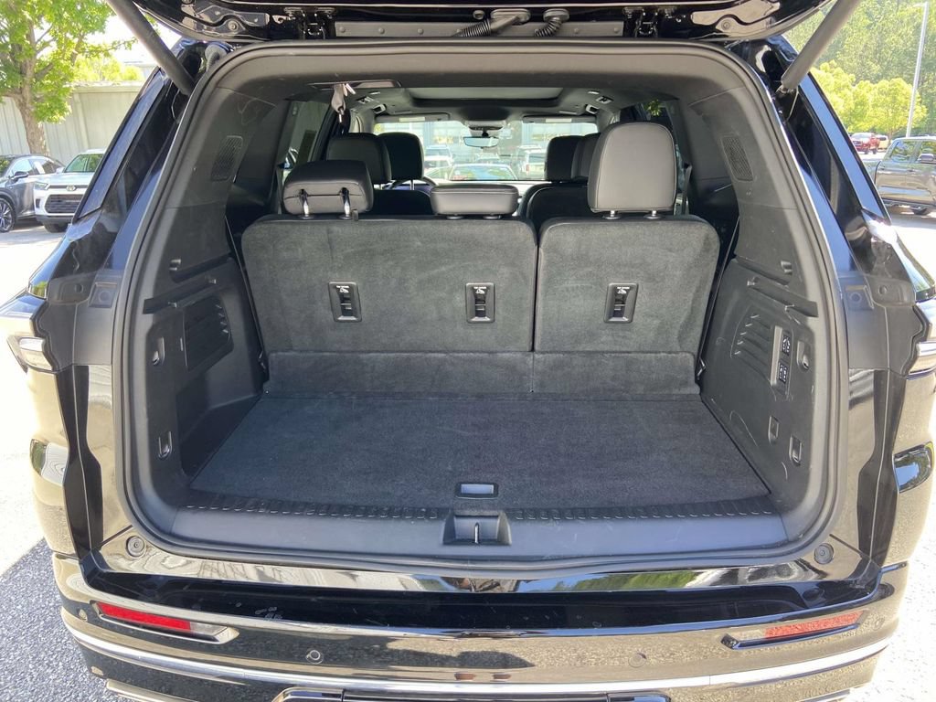 Used 2025 Buick Enclave Avenir w/ Super Cruise Package FWD image 9