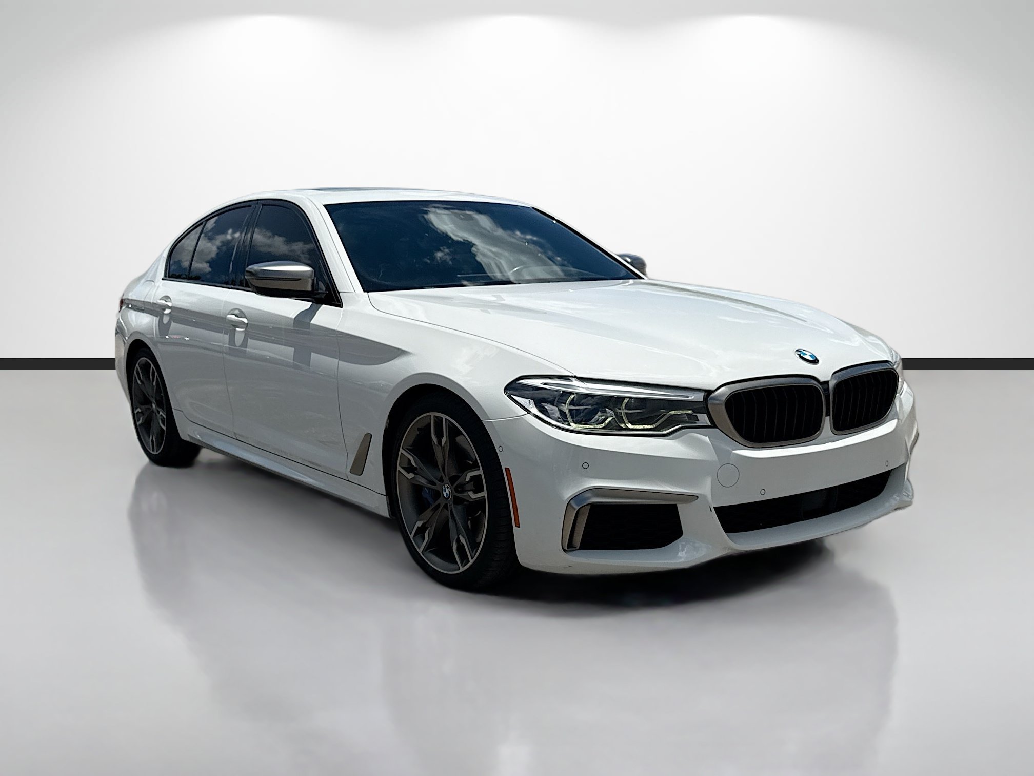 Used 2019 BMW M550i xDrive AWD/4WD image 1
