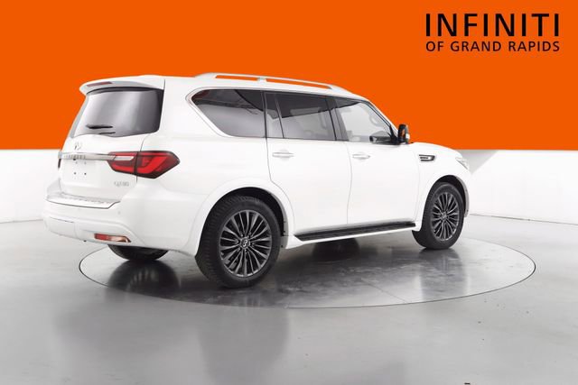 Used 2024 INFINITI QX80 Sensory image 3