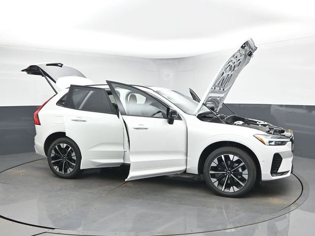 New 2026 Volvo XC60 B5 Plus w/ Protection Package Premier image 54