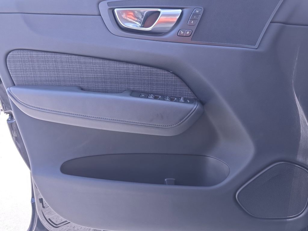 Used 2024 Volvo XC60 B5 Core w/ Protection Package Premier image 30