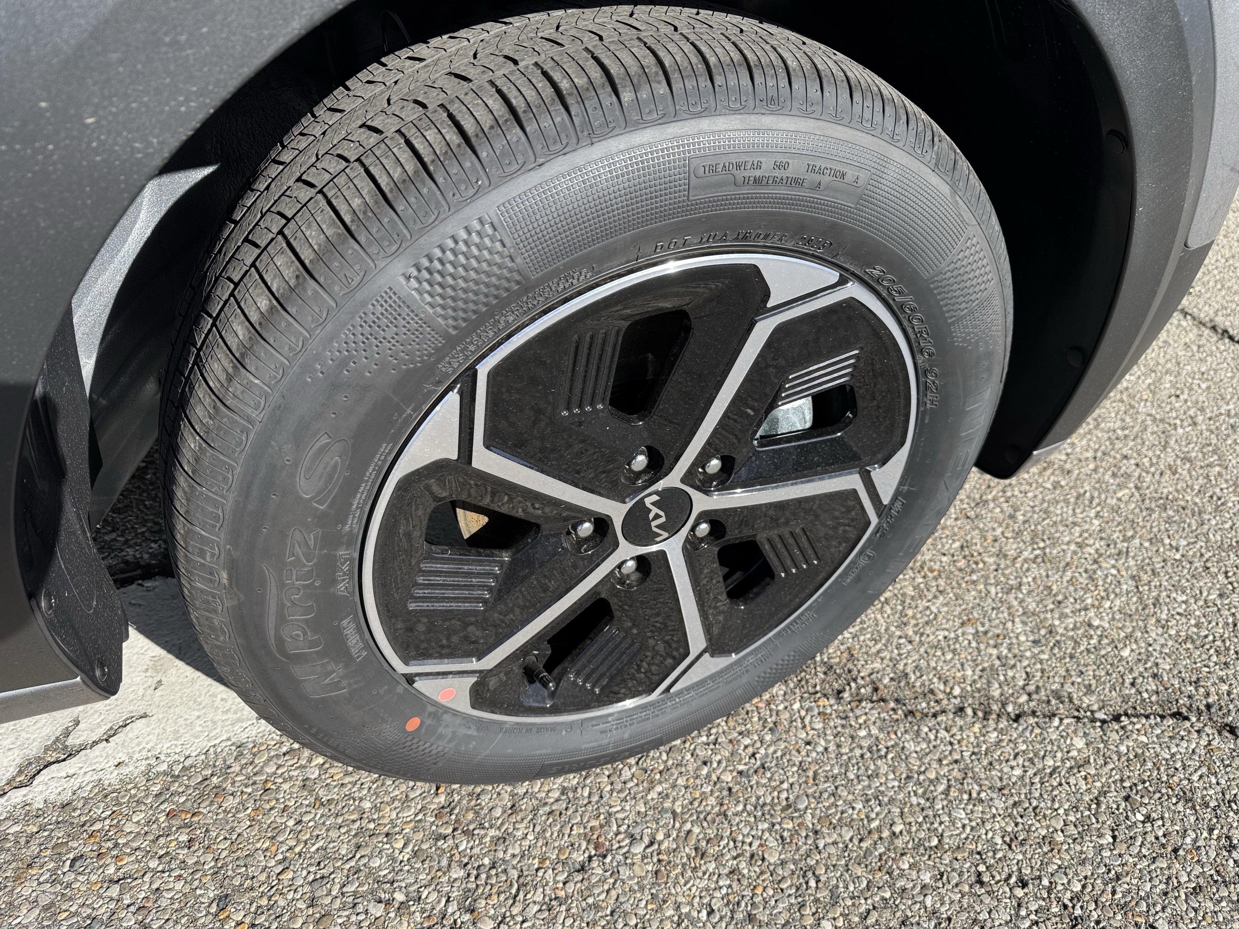 New 2026 Kia Niro LX image 4