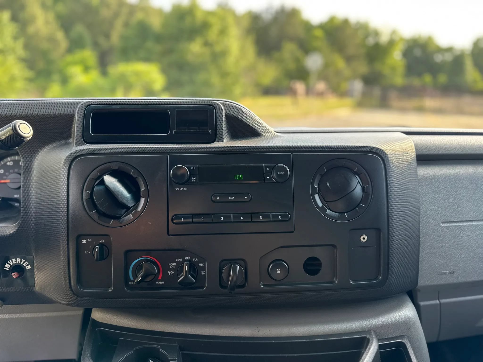 Used 2013 Ford E-250 and Econoline 250 w/ PWR Group RWD image 14