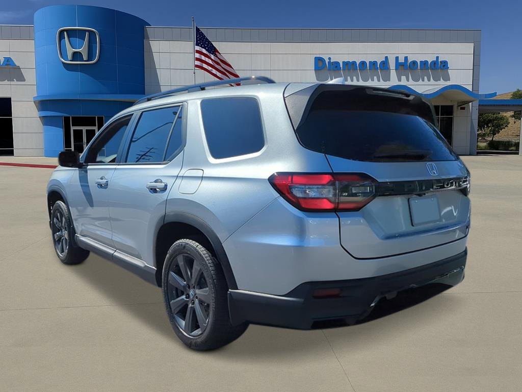 New 2026 Honda Pilot Sport image 3