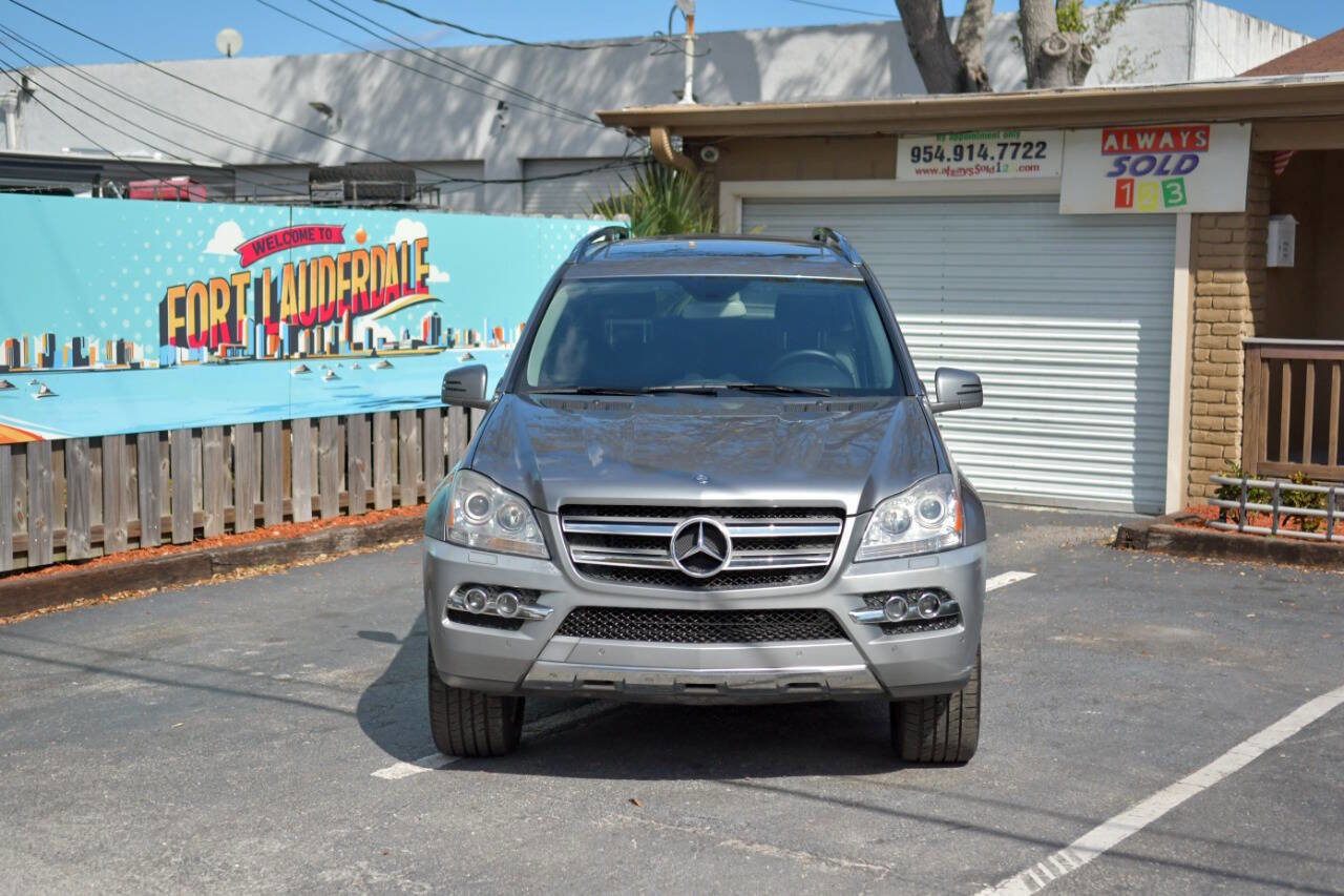 Used 2011 Mercedes-Benz GL 450 4MATIC image 3