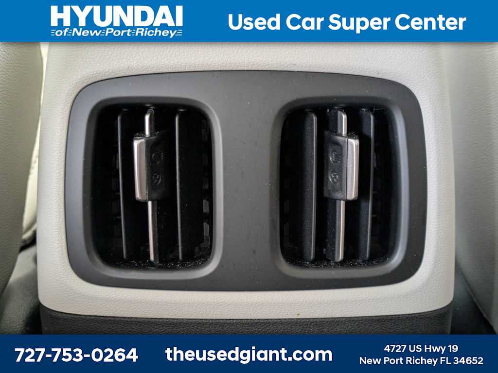 Certified 2024 Hyundai Tucson SEL w/ Convenience Package FWD image 16