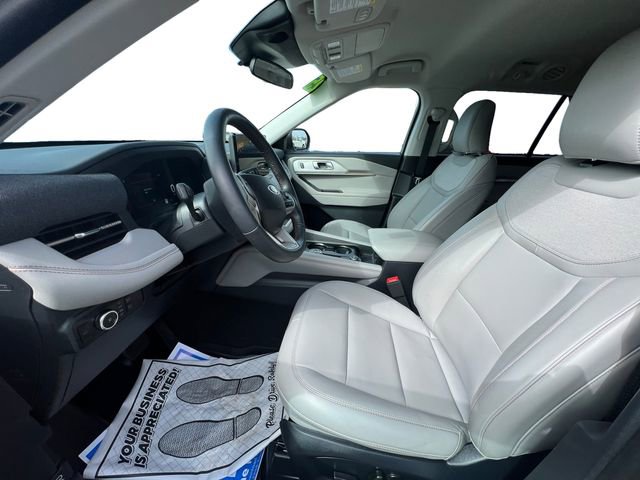 Used 2025 Ford Explorer Active w/ Active Comfort Package AWD/4WD image 9