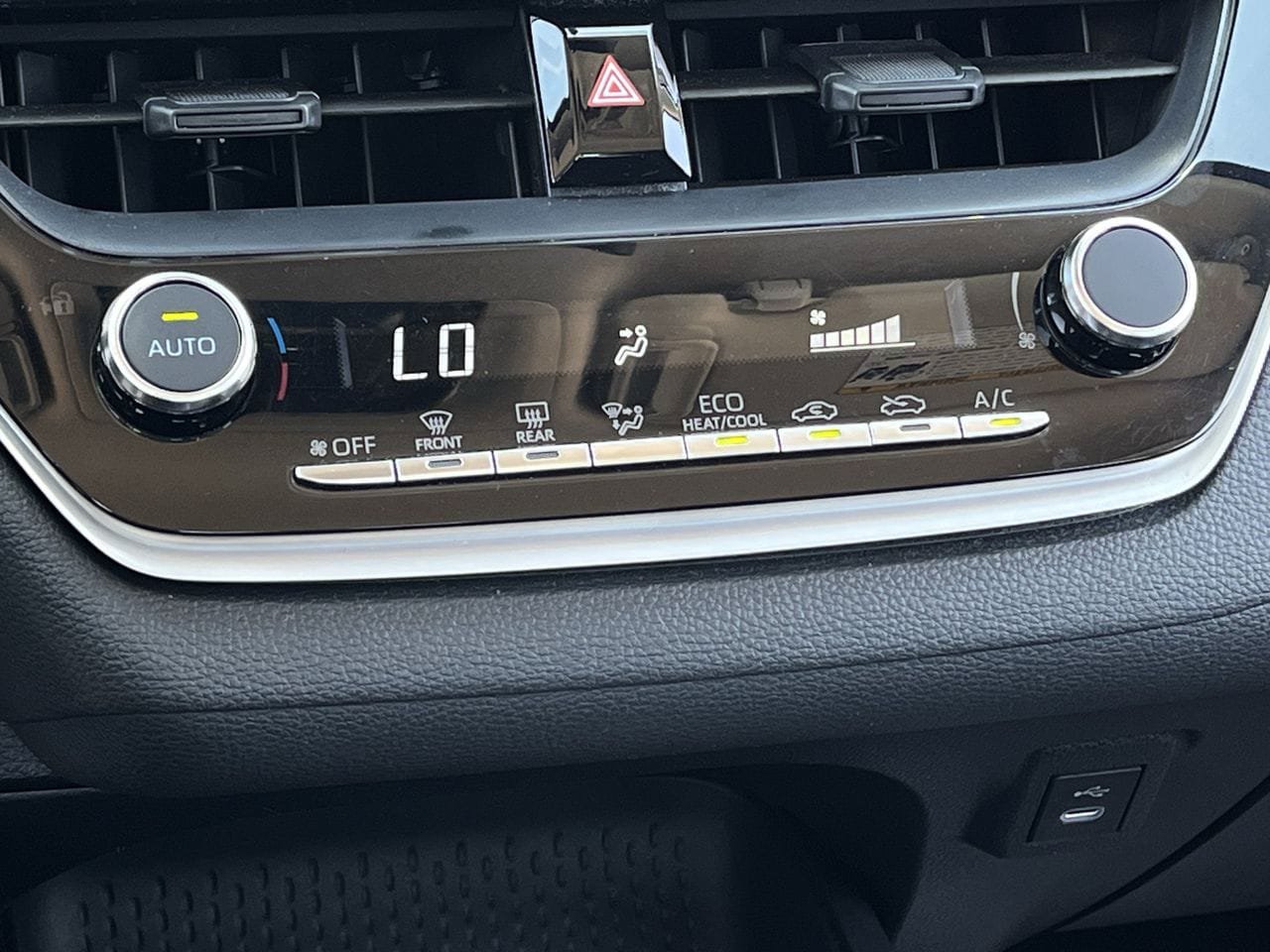 Used 2025 Toyota Corolla LE FWD image 18