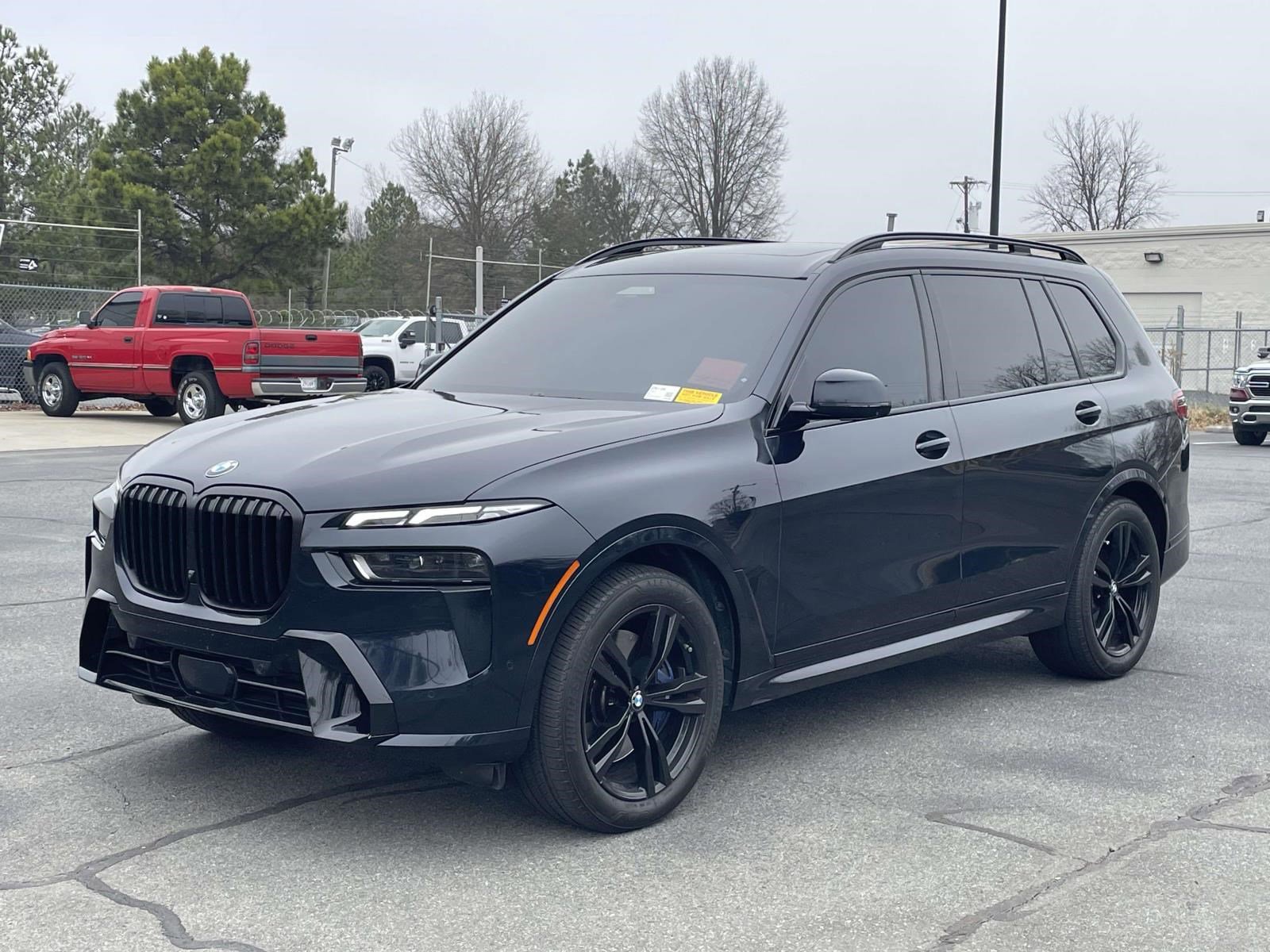 Used 2024 BMW X7 xDrive40i w/ Executive Package image 3