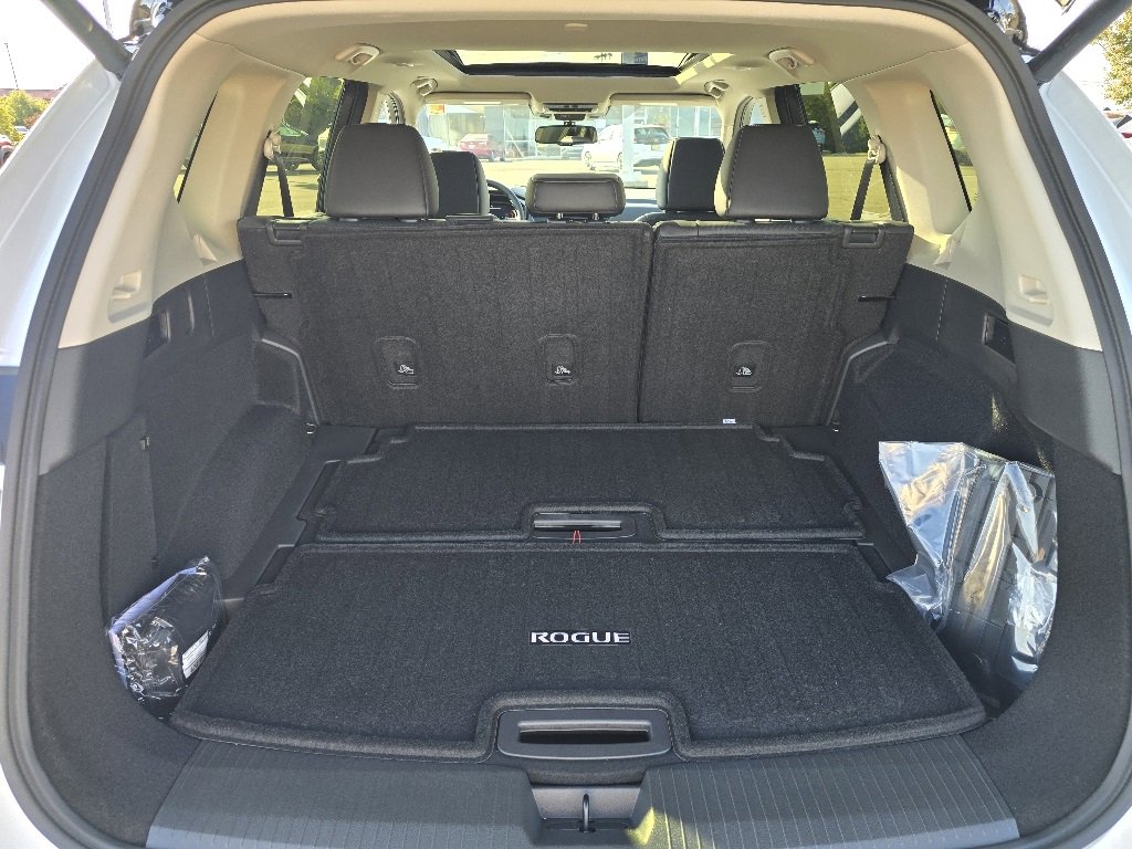 New 2026 Nissan Rogue Platinum image 21