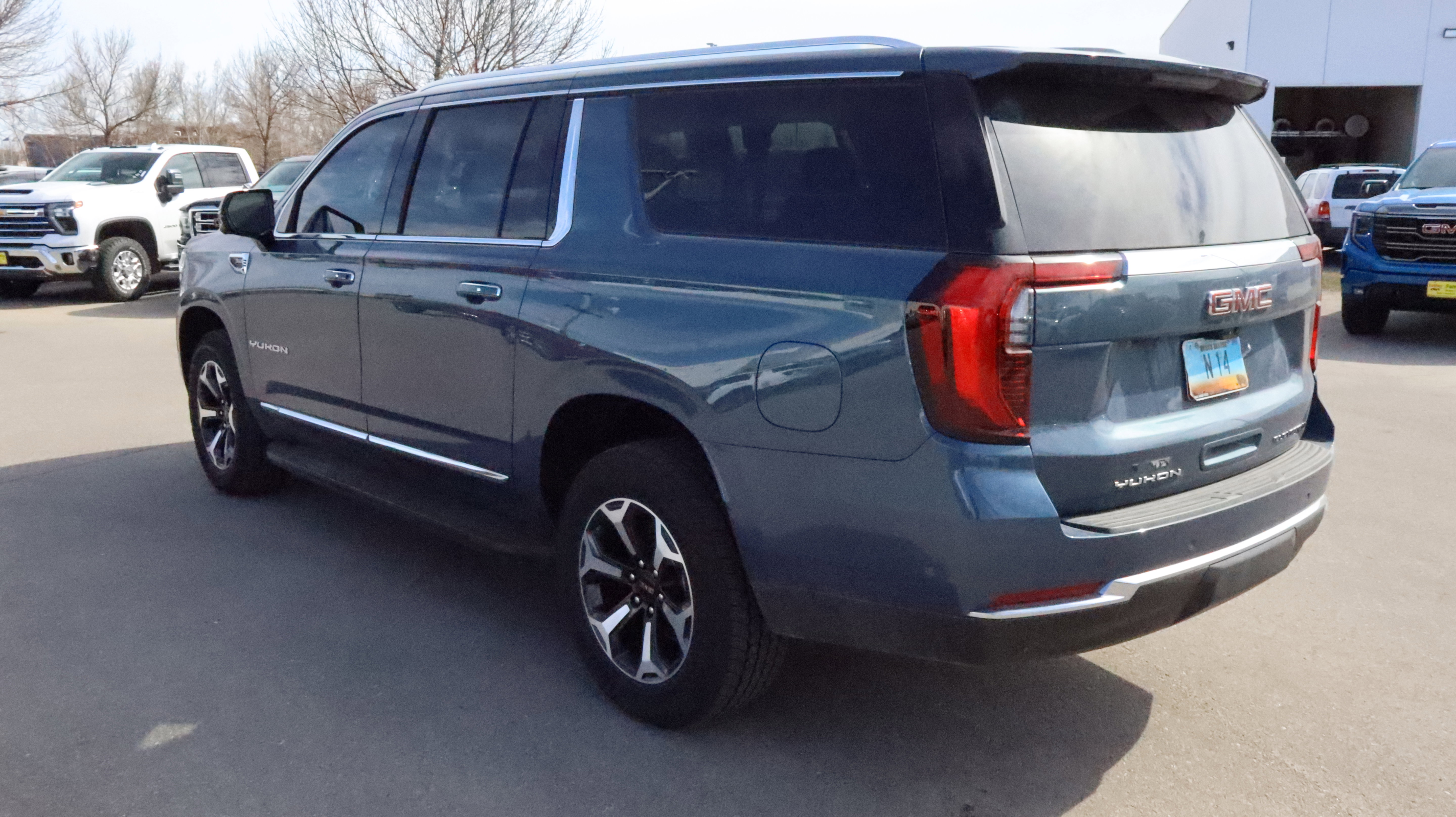 Certified 2026 GMC Yukon XL Elevation w/ Elevation Premium Package AWD/4WD image 5
