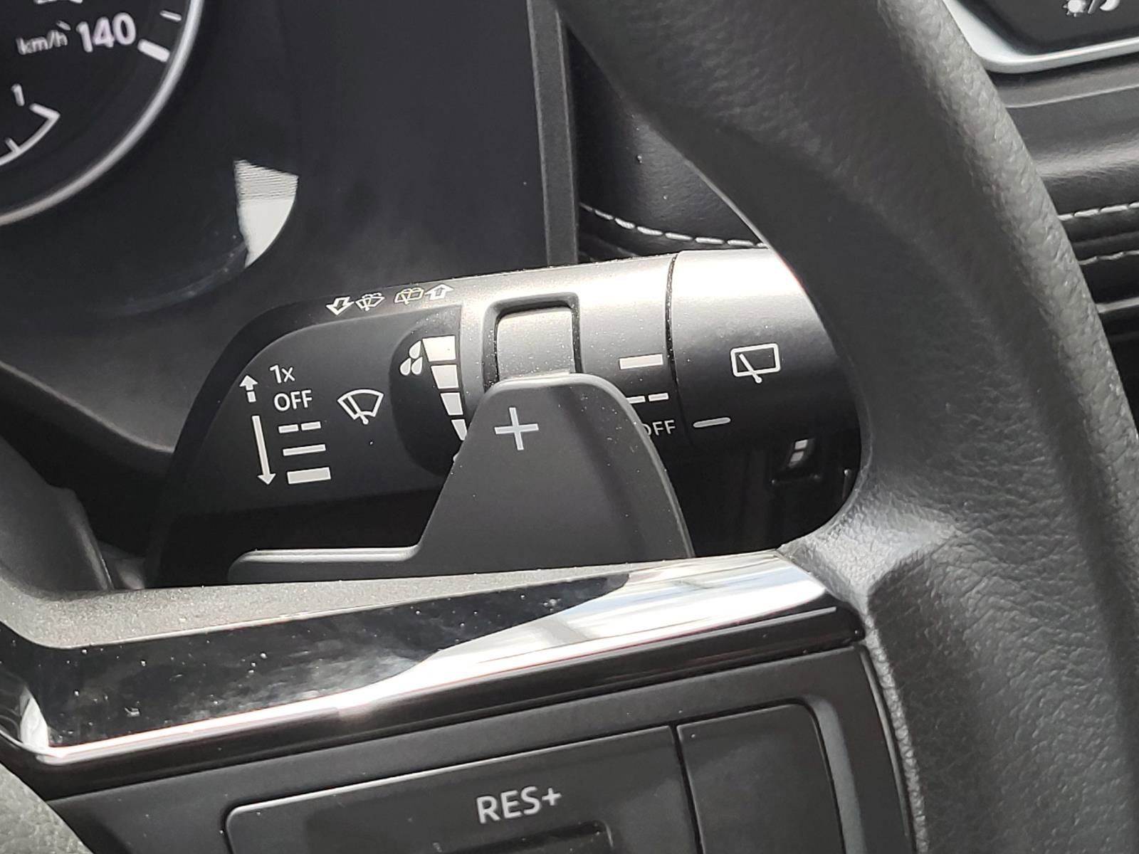 Used 2022 Nissan Rogue SV image 32