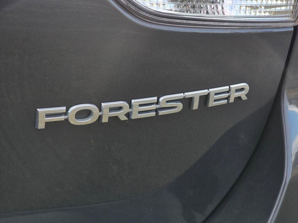 Used 2020 Subaru Forester Premium image 36
