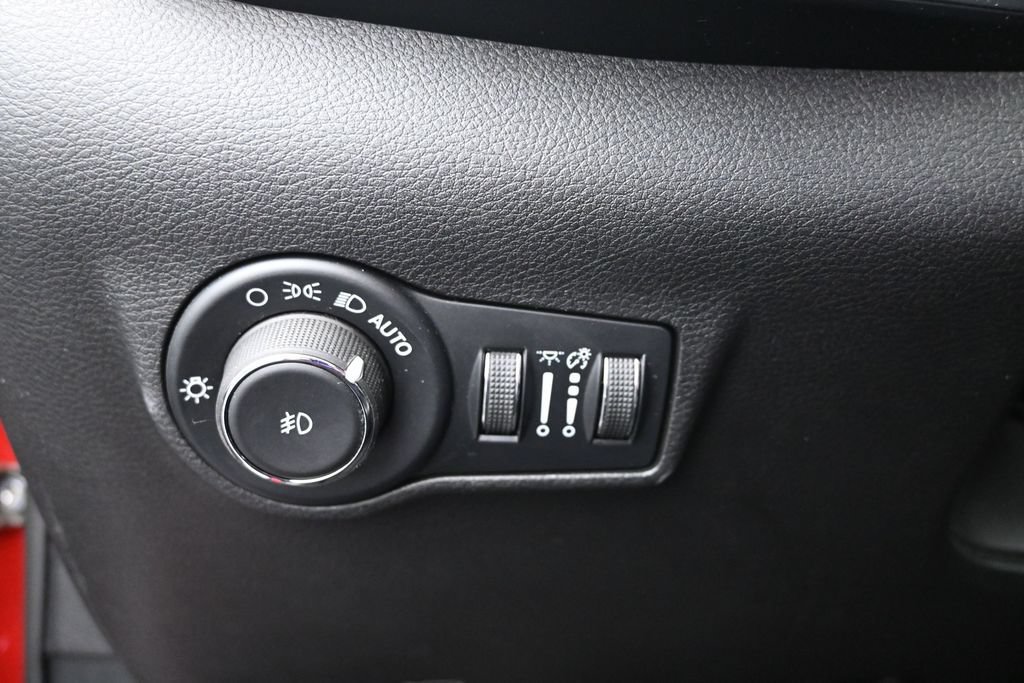 Used 2025 Jeep Compass Limited AWD/4WD image 13