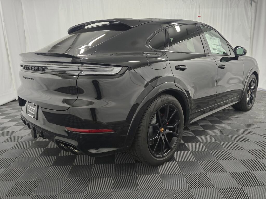 New 2026 Porsche Cayenne GTS image 7