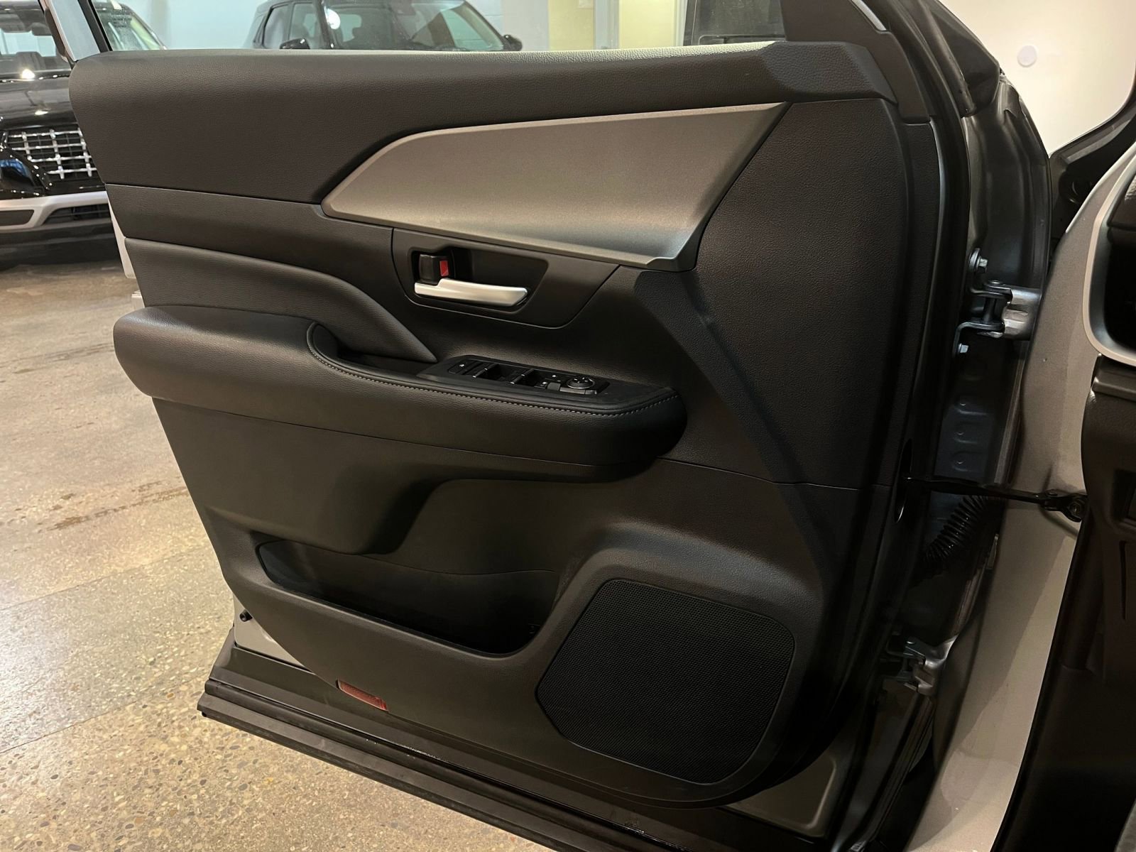 Used 2025 Toyota Grand Highlander FWD image 20