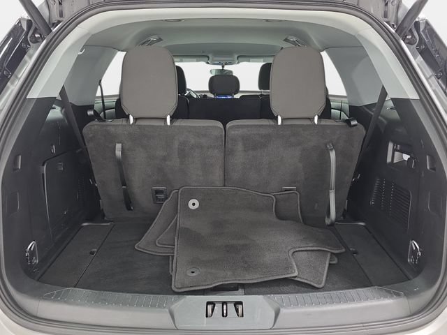 Used 2023 Ford Explorer XLT AWD/4WD image 32
