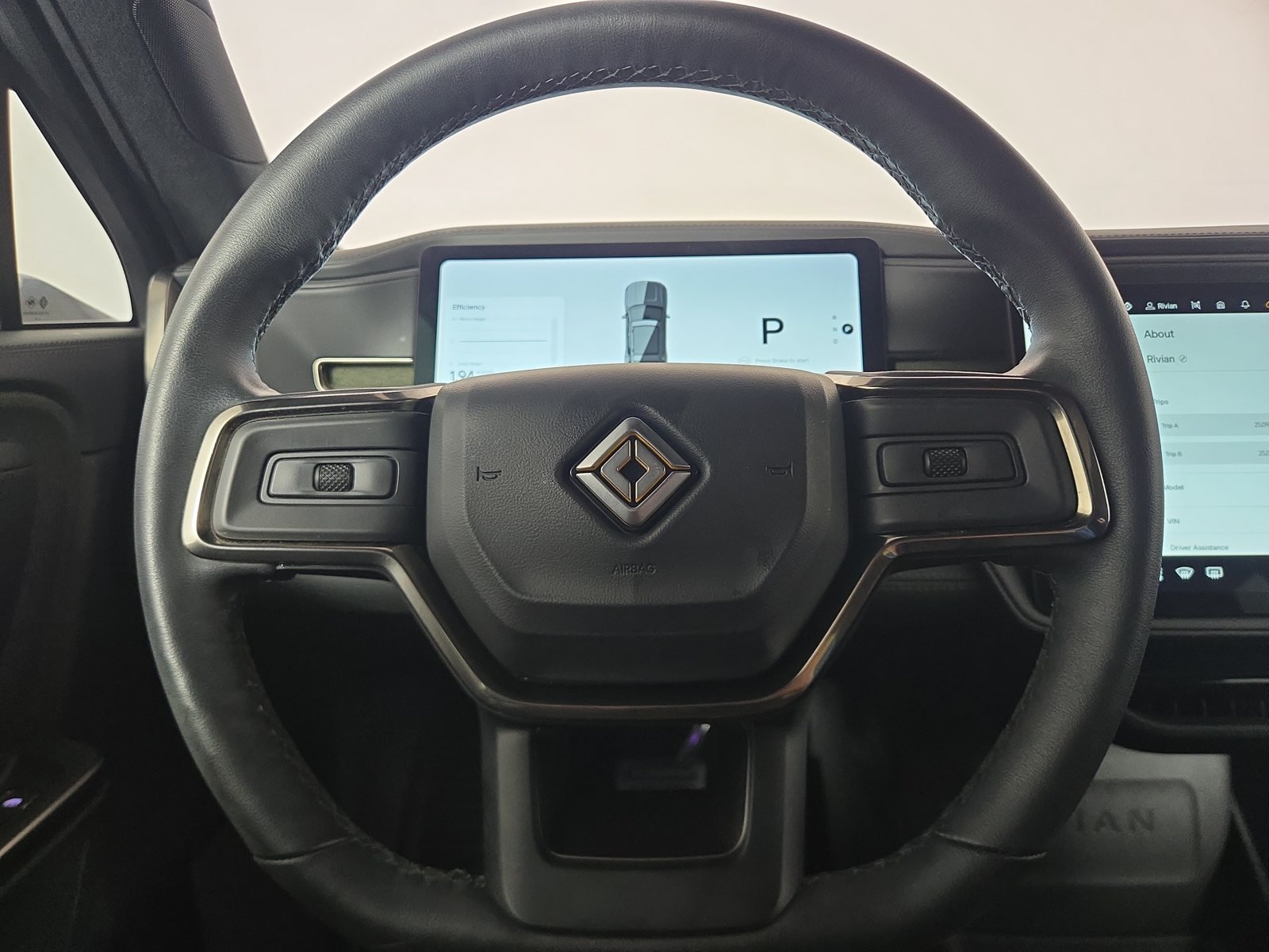 Used 2025 Rivian R1S Adventure Dual AWD/4WD image 28
