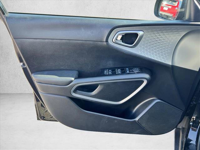Used 2022 Kia Soul LX w/ Technology Package FWD image 10