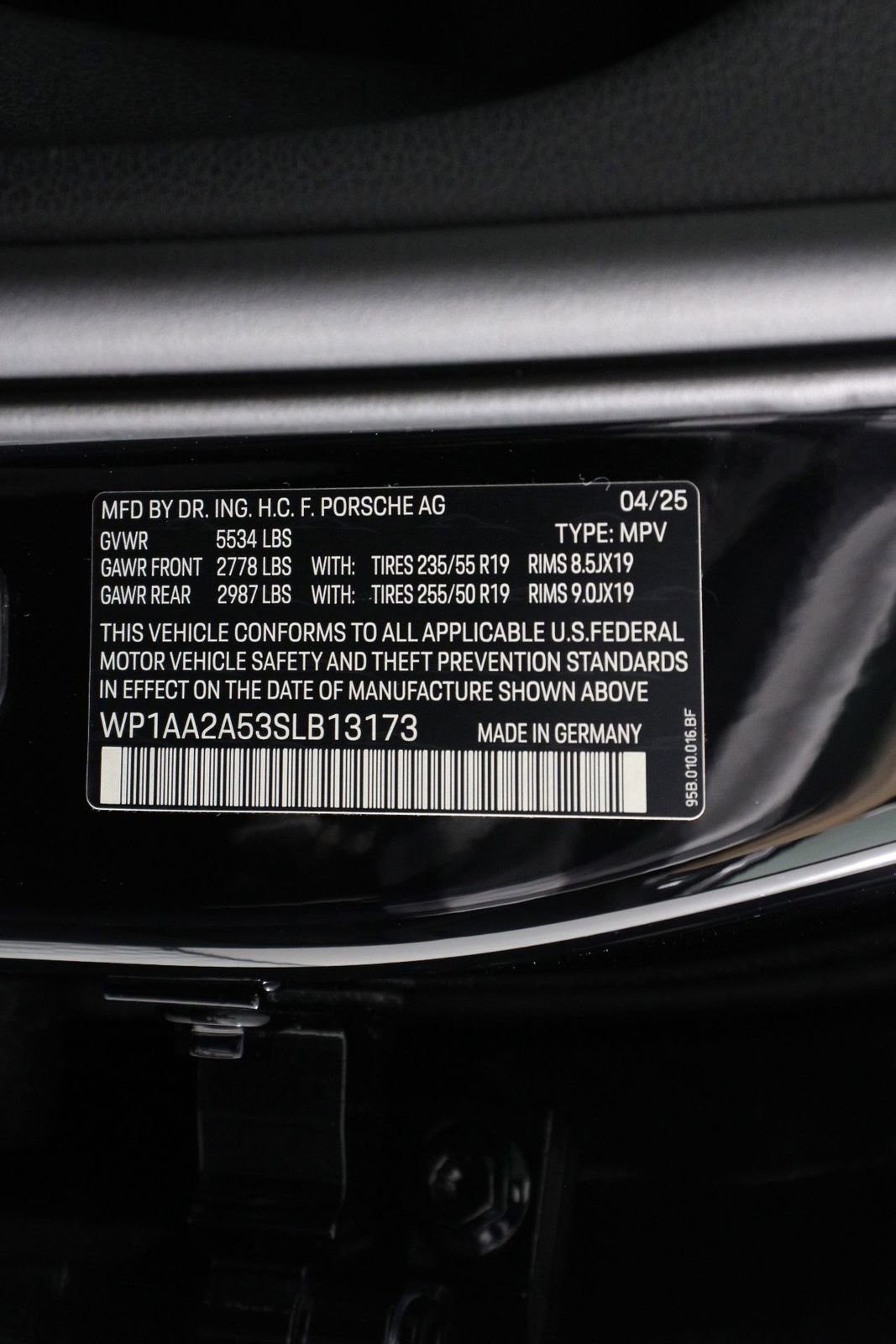 Certified 2025 Porsche Macan image 19