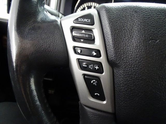 Used 2017 Nissan Titan SL w/ SL Towing Convenience Package image 6