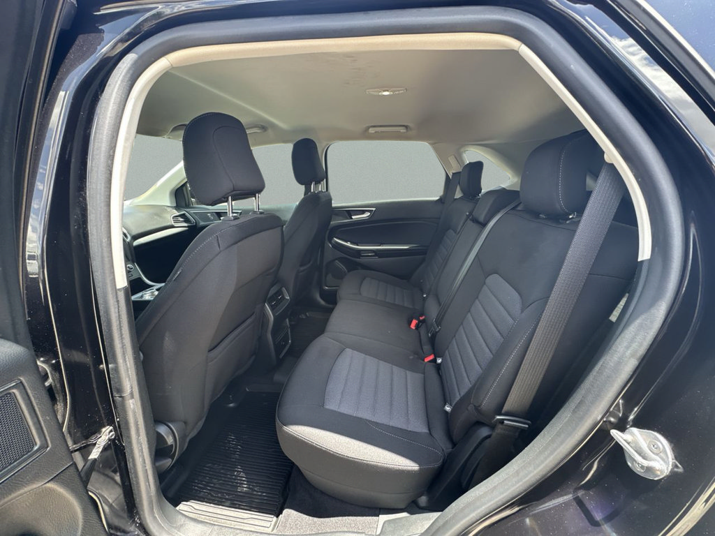 Used 2024 Ford Edge SE w/ Black Appearance Package AWD/4WD image 23