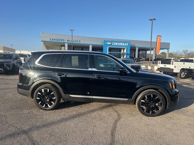 Used 2024 Kia Telluride SX Prestige w/ Towing Package AWD/4WD image 2