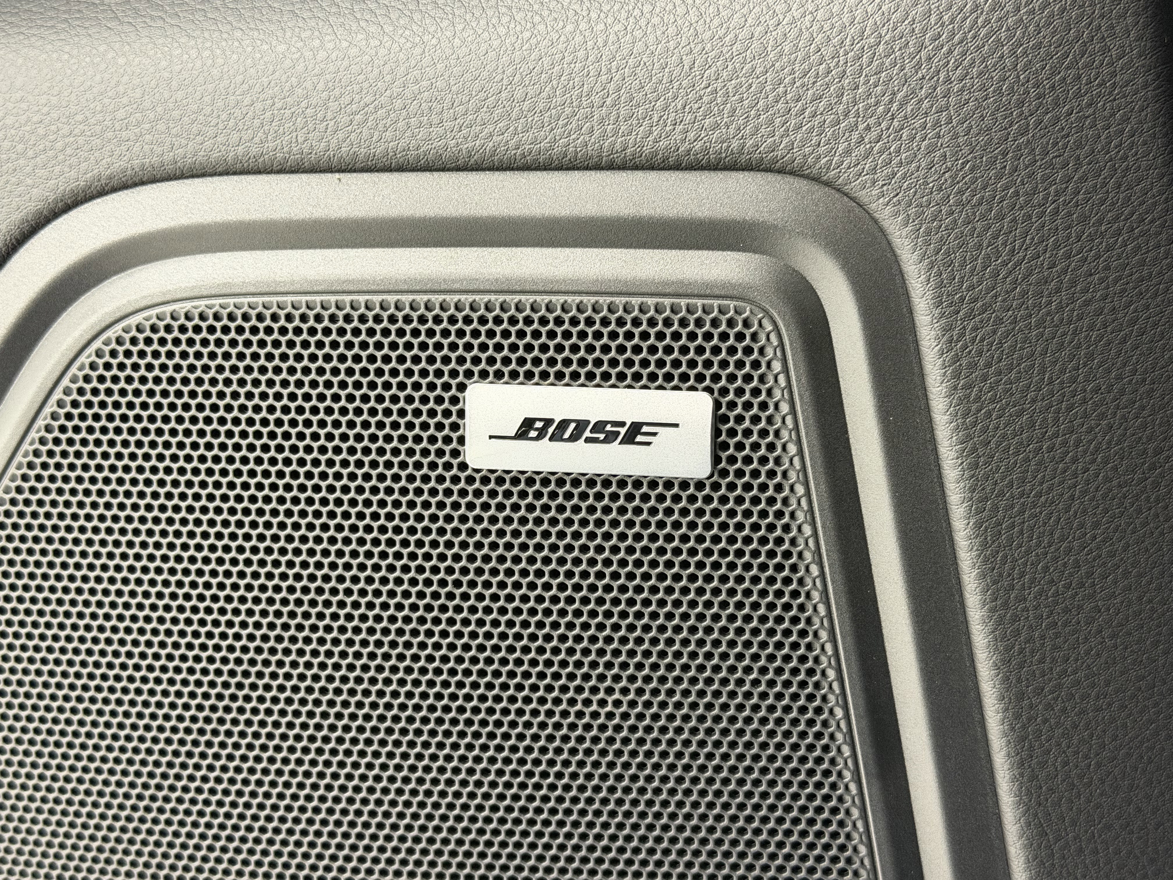 New 2026 Porsche Macan image 30