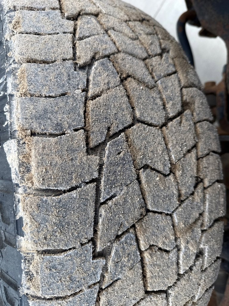 Used 2012 Ford F250 Lariat w/ Chrome Pkg image 2