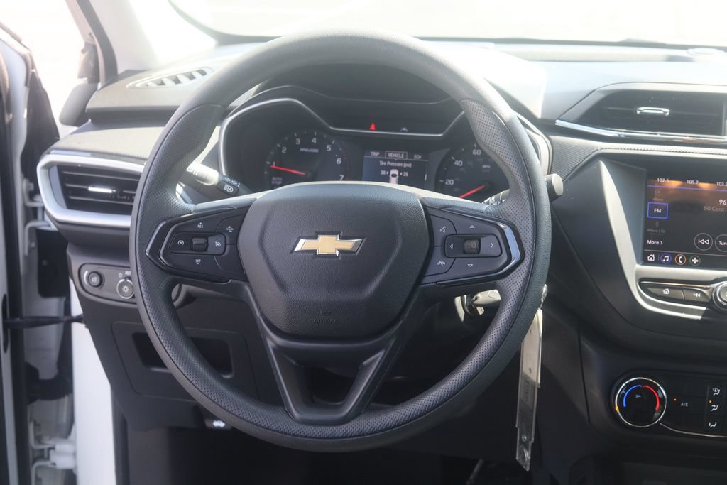 Used 2023 Chevrolet TrailBlazer LS FWD image 27