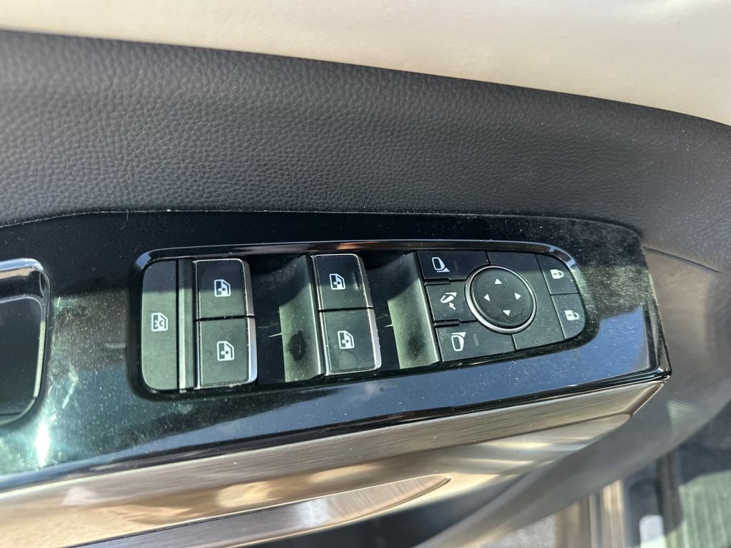 Used 2022 Nissan Pathfinder Platinum w/ Cargo Package FWD image 43