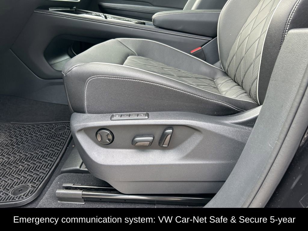 Used 2025 Volkswagen Atlas SEL Premium R-Line image 16