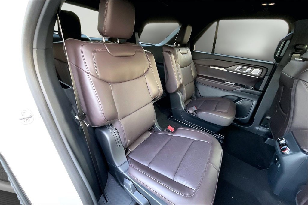 New 2026 Ford Explorer Platinum RWD image 10