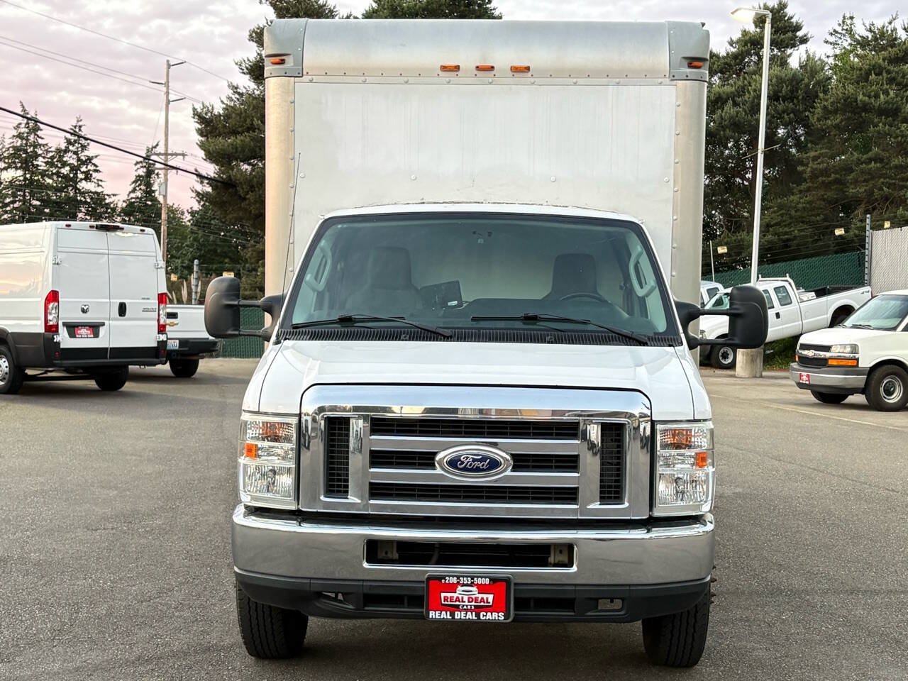 Used 2016 Ford E-350 and Econoline 350 Super Duty RWD image 2