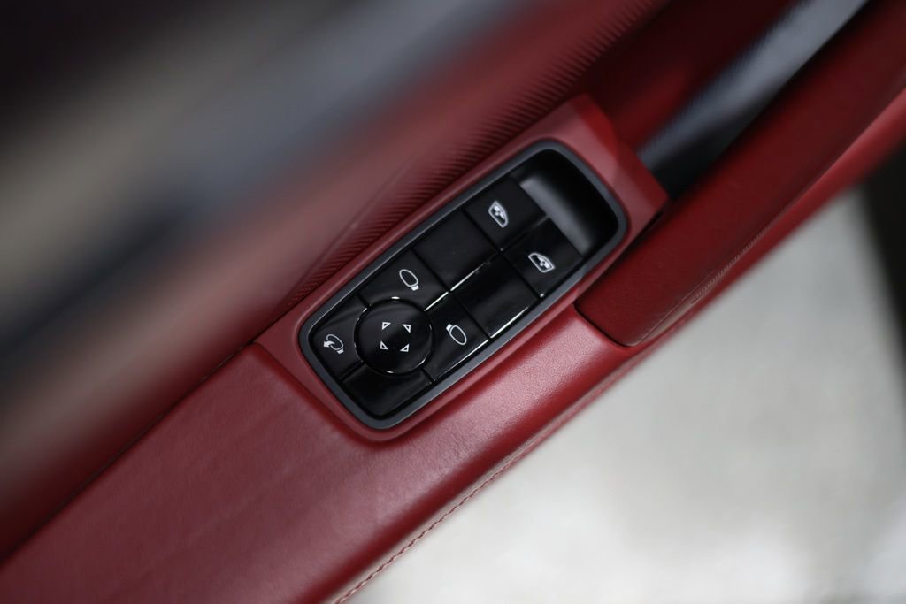 Used 2021 Porsche 911 Targa 4S image 18