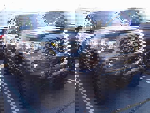 Used 2020 Toyota Tacoma TRD Off-Road image 4