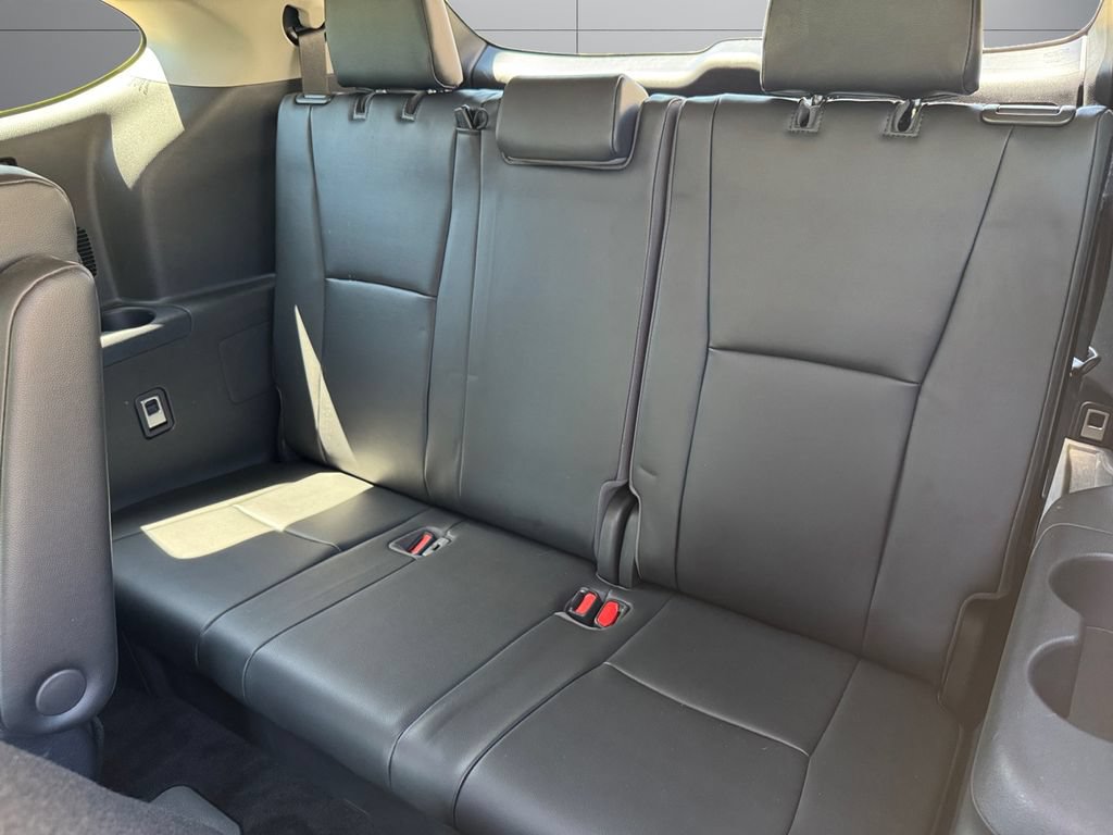 Certified 2020 Toyota Highlander XLE AWD/4WD image 16