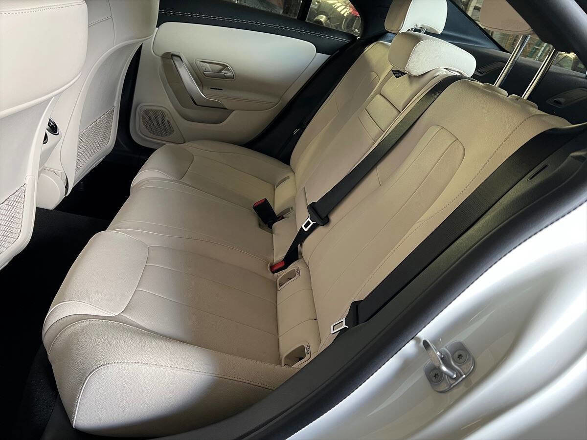 Used 2024 Mercedes-Benz E 350 4MATIC Sedan image 9