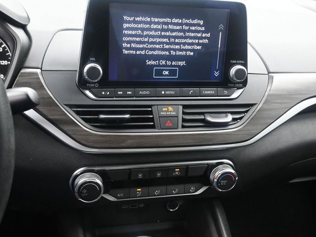 Used 2025 Nissan Altima 2.5 SV image 11