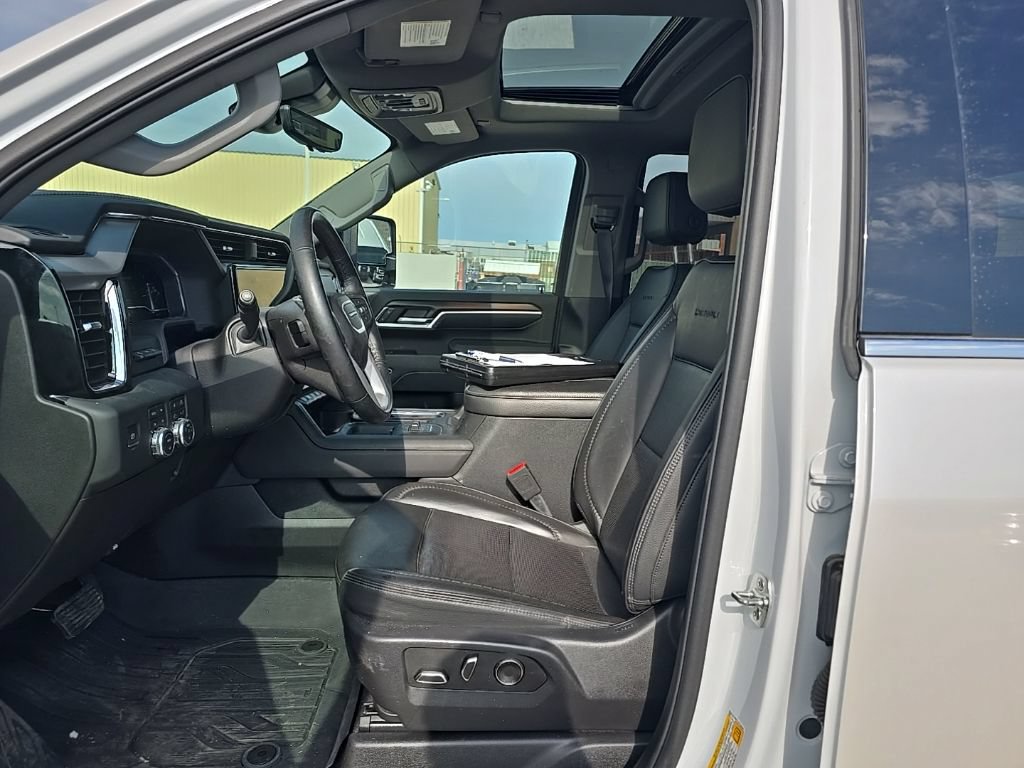 Used 2025 GMC Sierra 2500 Denali w/ Denali Reserve Package AWD/4WD image 11