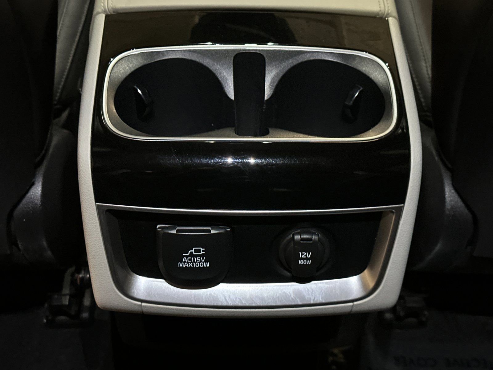 Used 2023 Kia Carnival SX Prestige FWD image 17