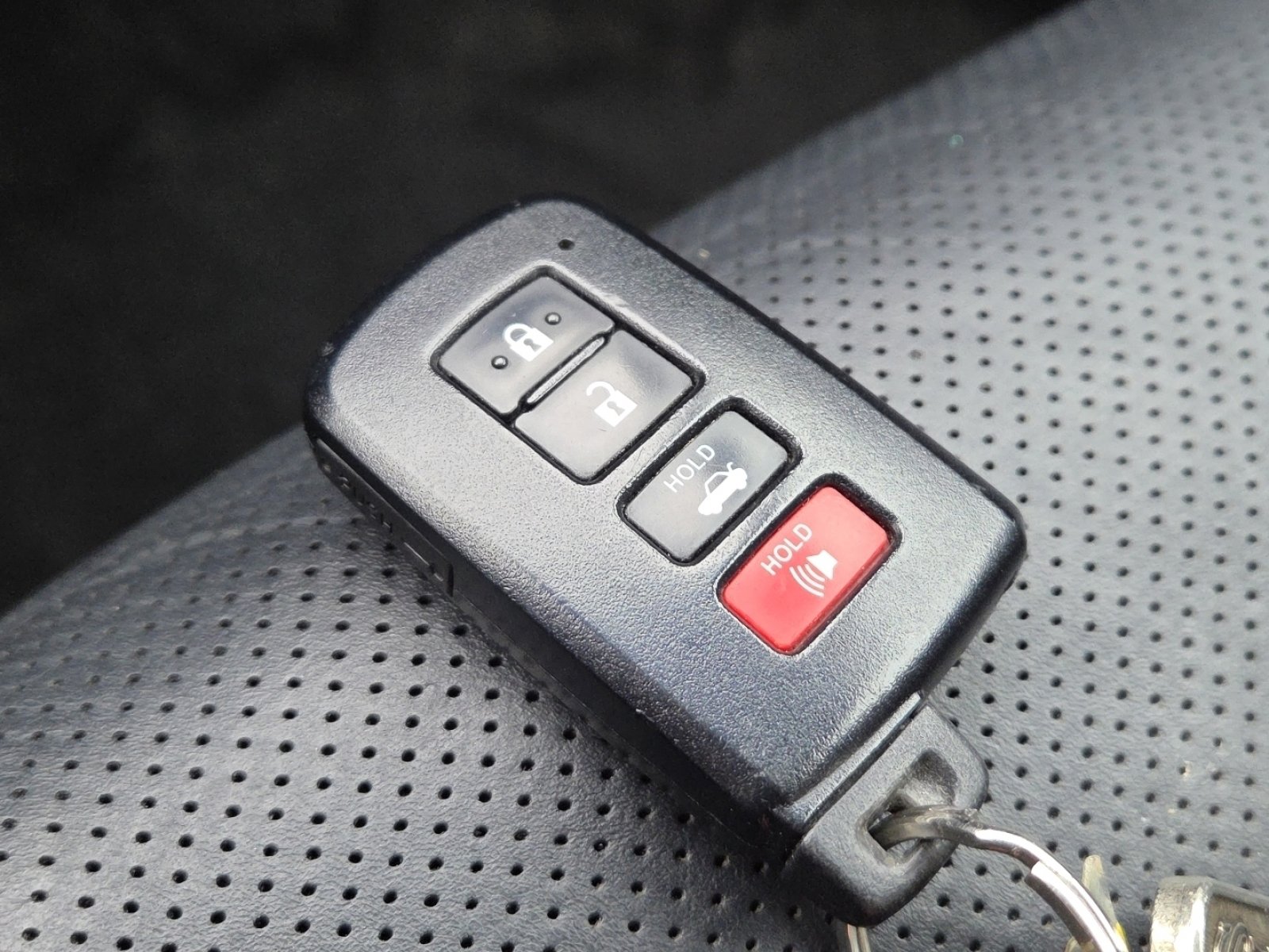 Used 2016 Toyota Avalon Limited image 36