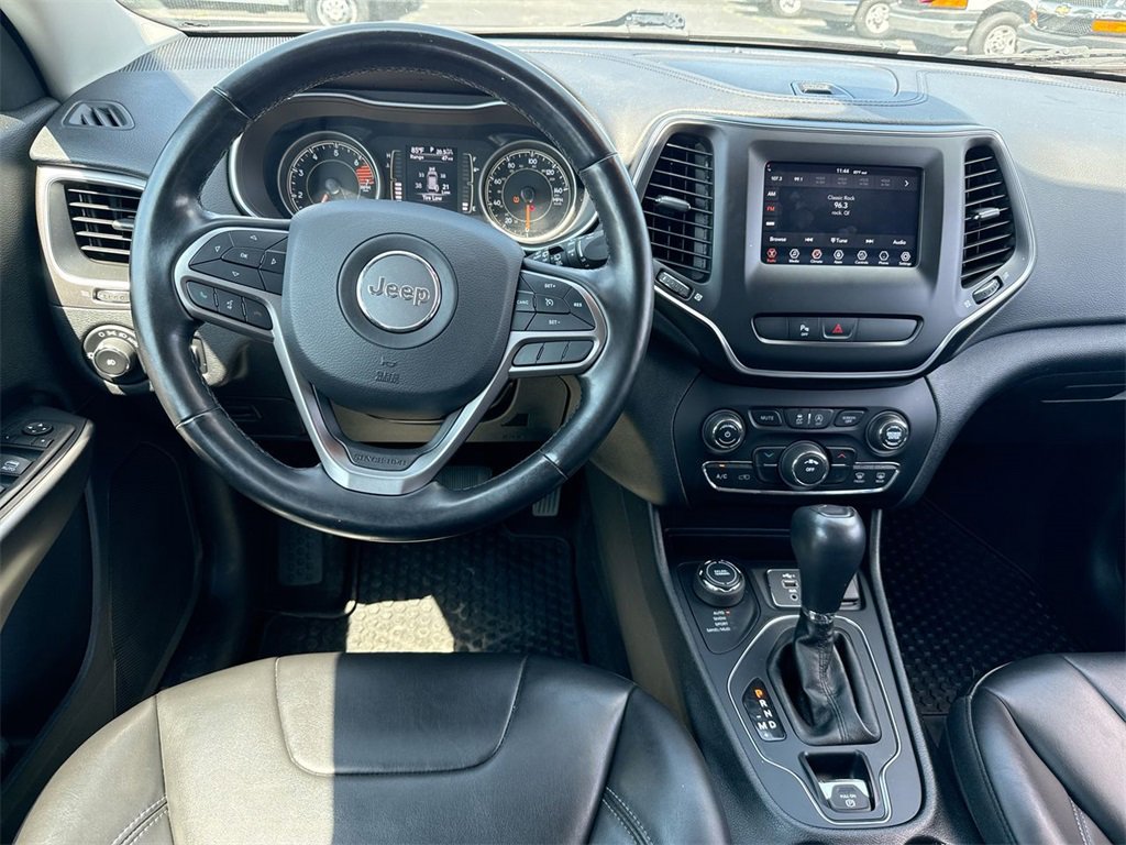 Used 2020 Jeep Cherokee Latitude Plus w/ Cold Weather Group image 14