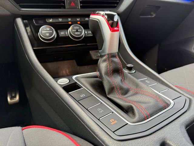 Used 2024 Volkswagen Jetta GLI 40th Anniversary Edition image 21